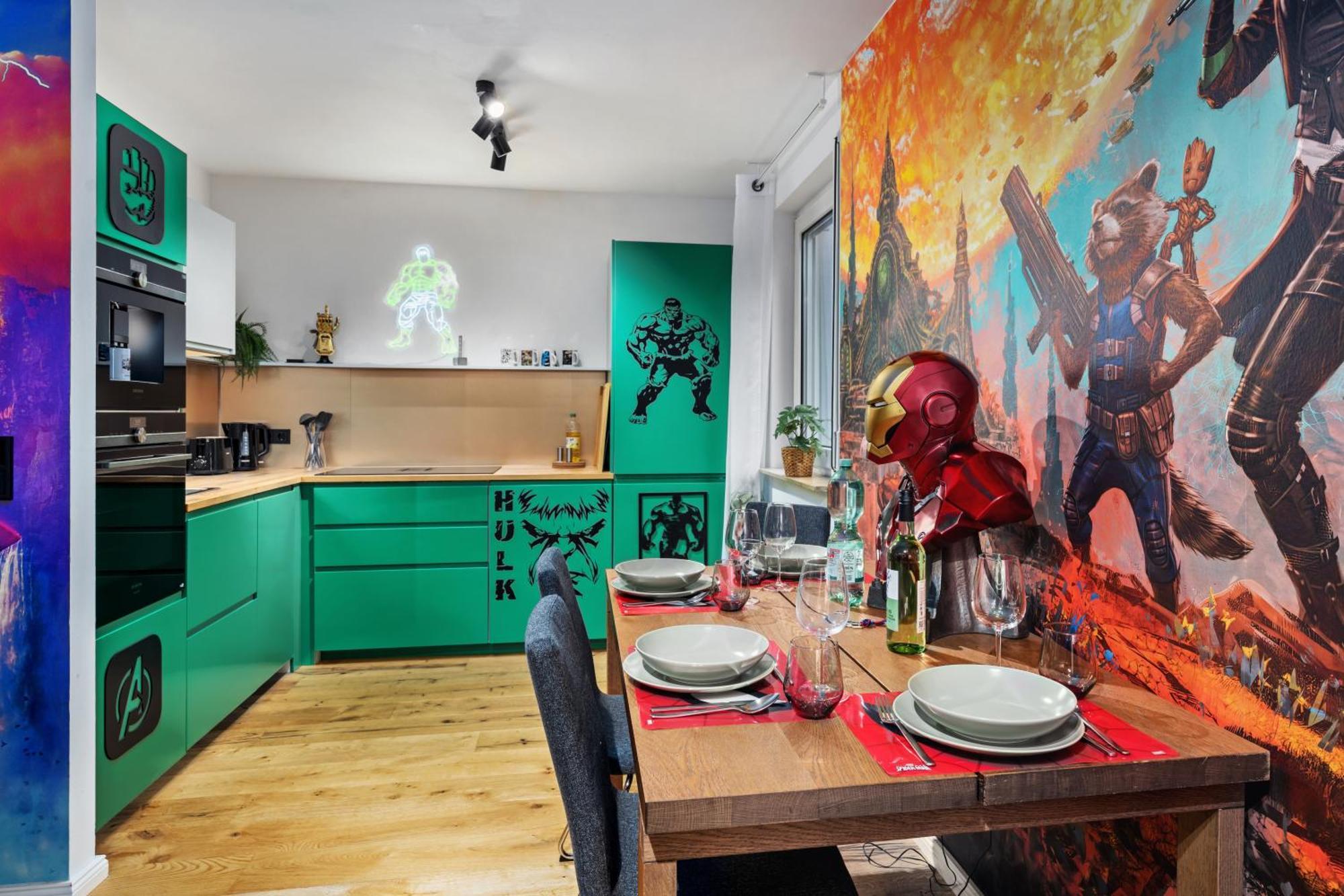 Edler Wohnraum Disney Marvel Studio Mit Balkon, Boxspringbett, Kaffeevollautomat, Lift & Parkplatz Chemnitz Exterior photo