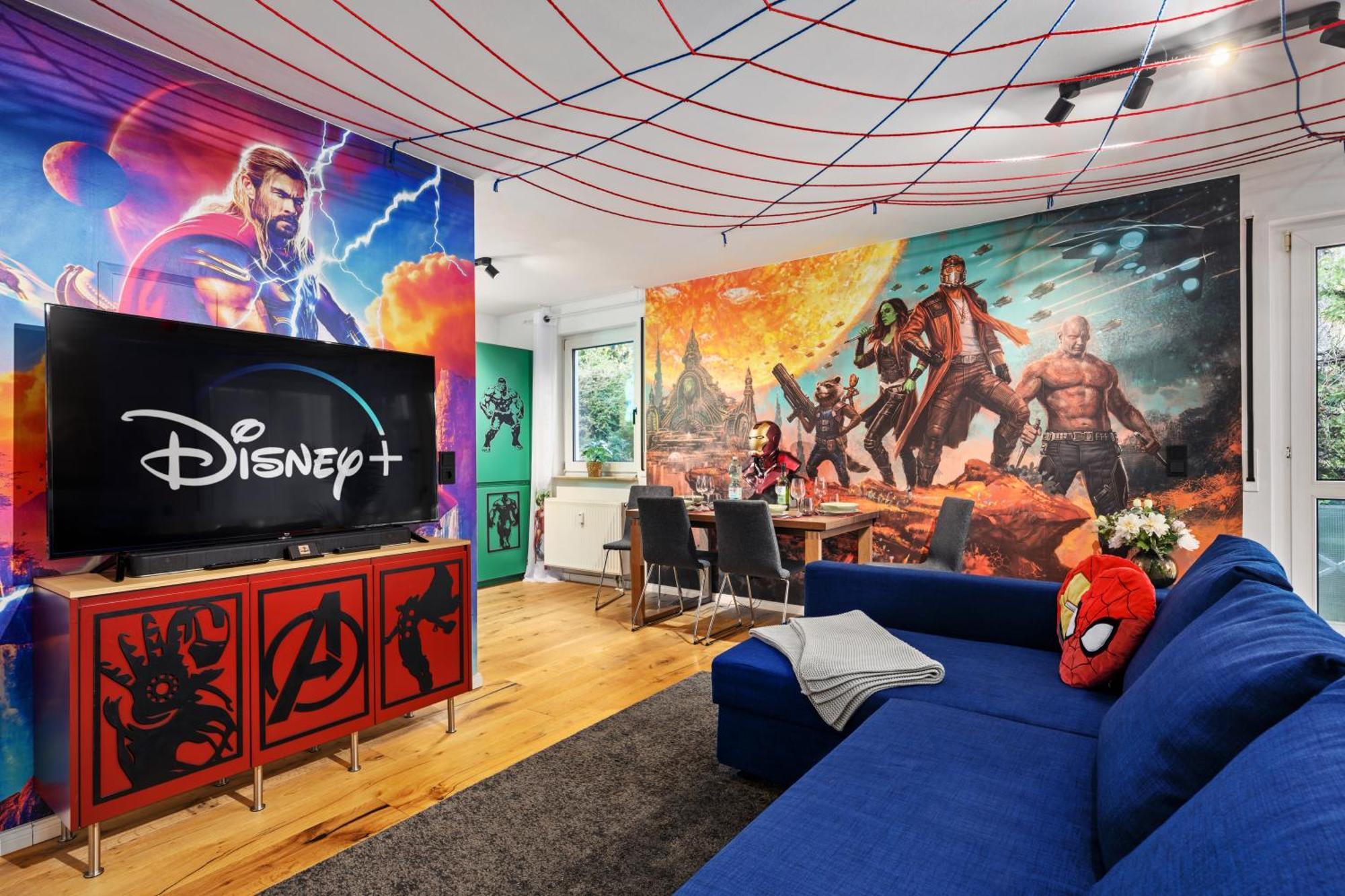 Edler Wohnraum Disney Marvel Studio Mit Balkon, Boxspringbett, Kaffeevollautomat, Lift & Parkplatz Chemnitz Exterior photo
