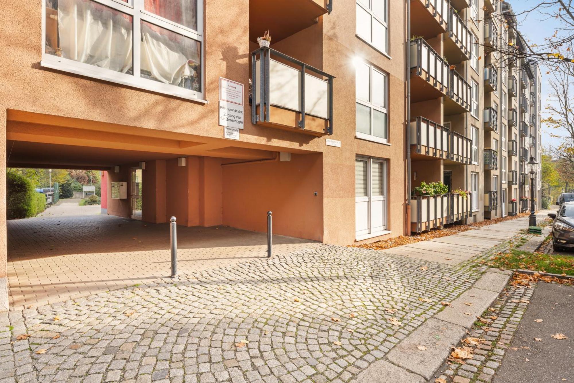 Edler Wohnraum Disney Marvel Studio Mit Balkon, Boxspringbett, Kaffeevollautomat, Lift & Parkplatz Chemnitz Exterior photo