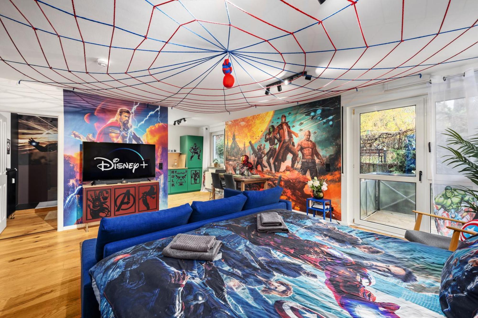 Edler Wohnraum Disney Marvel Studio Mit Balkon, Boxspringbett, Kaffeevollautomat, Lift & Parkplatz Chemnitz Exterior photo